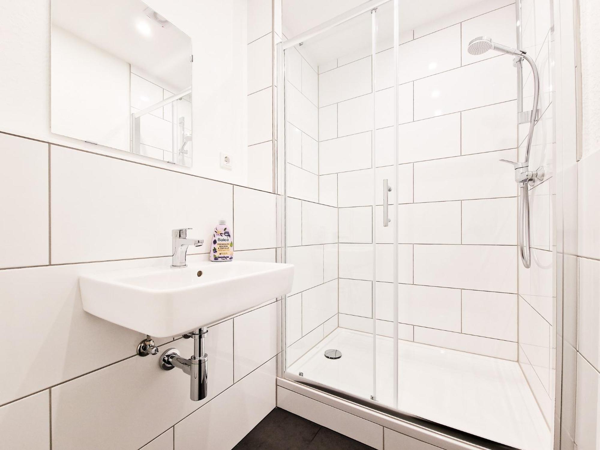 דיסלדורף Raj Living - City Center Apartments With 5 Rooms - 10 Min Messe Dus מראה חיצוני תמונה