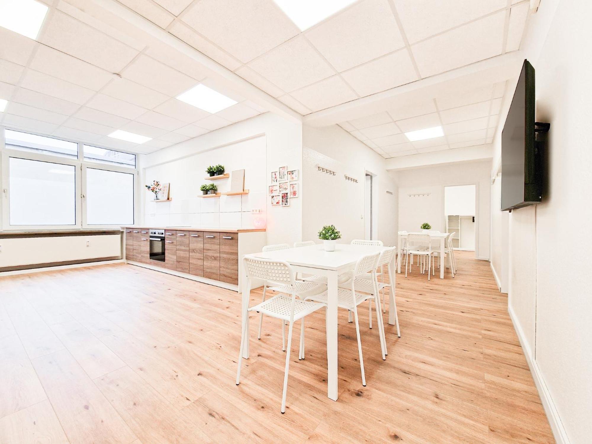 דיסלדורף Raj Living - City Center Apartments With 5 Rooms - 10 Min Messe Dus מראה חיצוני תמונה