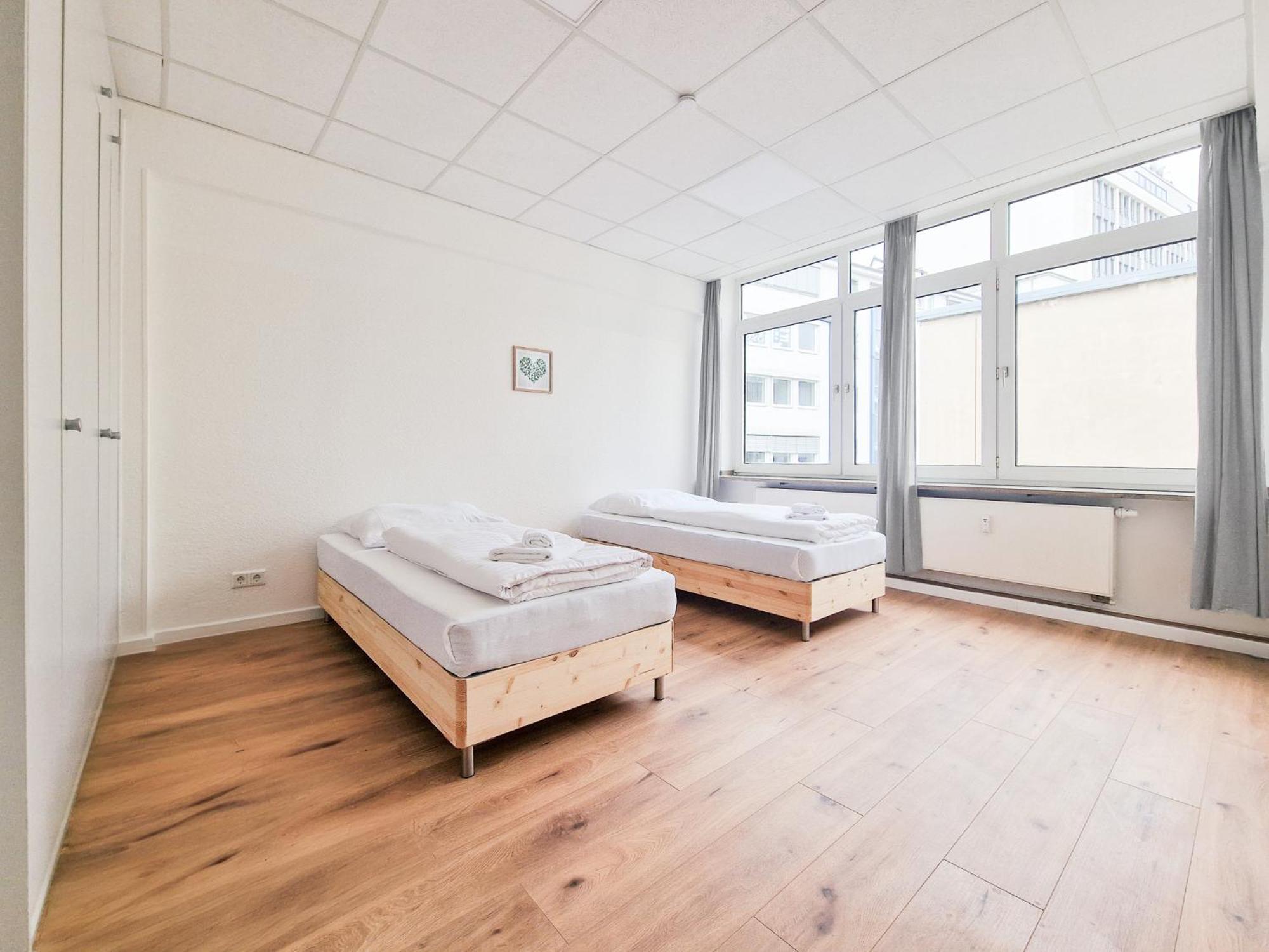 דיסלדורף Raj Living - City Center Apartments With 5 Rooms - 10 Min Messe Dus מראה חיצוני תמונה